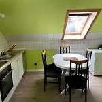 Modernes Mit 2 Schlafzimmern Und Privatparkplatz Nahe Innenstadt Διαμέρισμα *