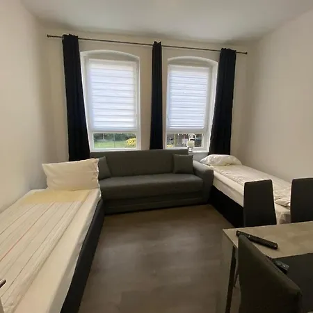 Modernes Mit 2 Schlafzimmern Und Privatparkplatz Nahe Innenstadt * Neumünster