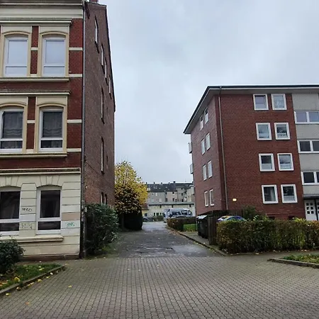 Modernes Mit 2 Schlafzimmern Und Privatparkplatz Nahe Innenstadt Appartement