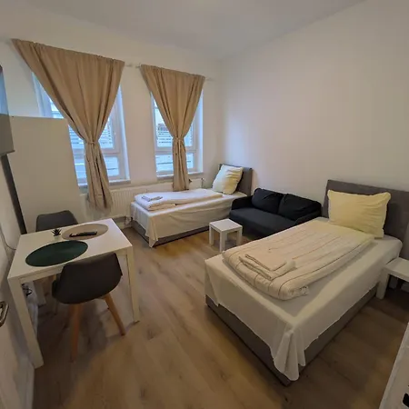 Modernes Mit 2 Schlafzimmern Und Privatparkplatz Nahe Innenstadt Neumünster