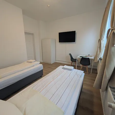 Modernes Mit 2 Schlafzimmern Und Privatparkplatz Nahe Innenstadt * Neumünster