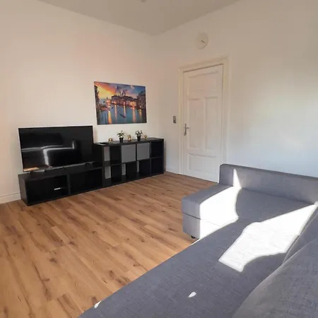 Modernes Mit 2 Schlafzimmern Und Privatparkplatz Nahe Innenstadt Διαμέρισμα