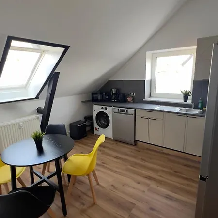 Modernes Mit 2 Schlafzimmern Und Privatparkplatz Nahe Innenstadt Διαμέρισμα *